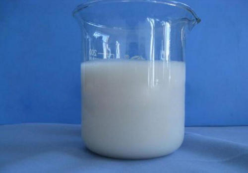 可以用手直接接触聚丙烯酰胺乳液吗？